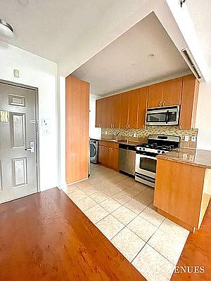 3rd image of 230 E 111th St #6A
