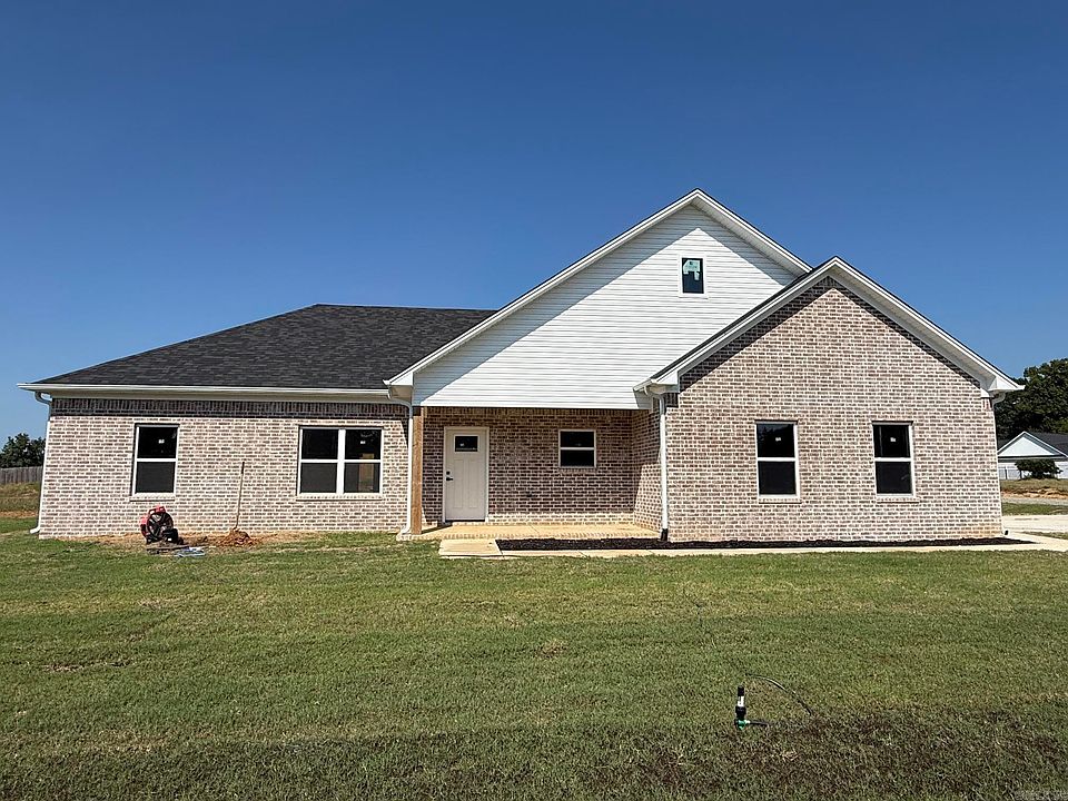 1st image of 10 Odessa Davis Dr