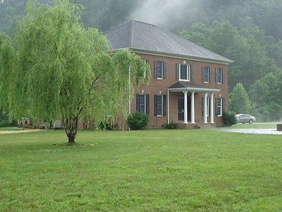 3rd image of 601 Daniels Br