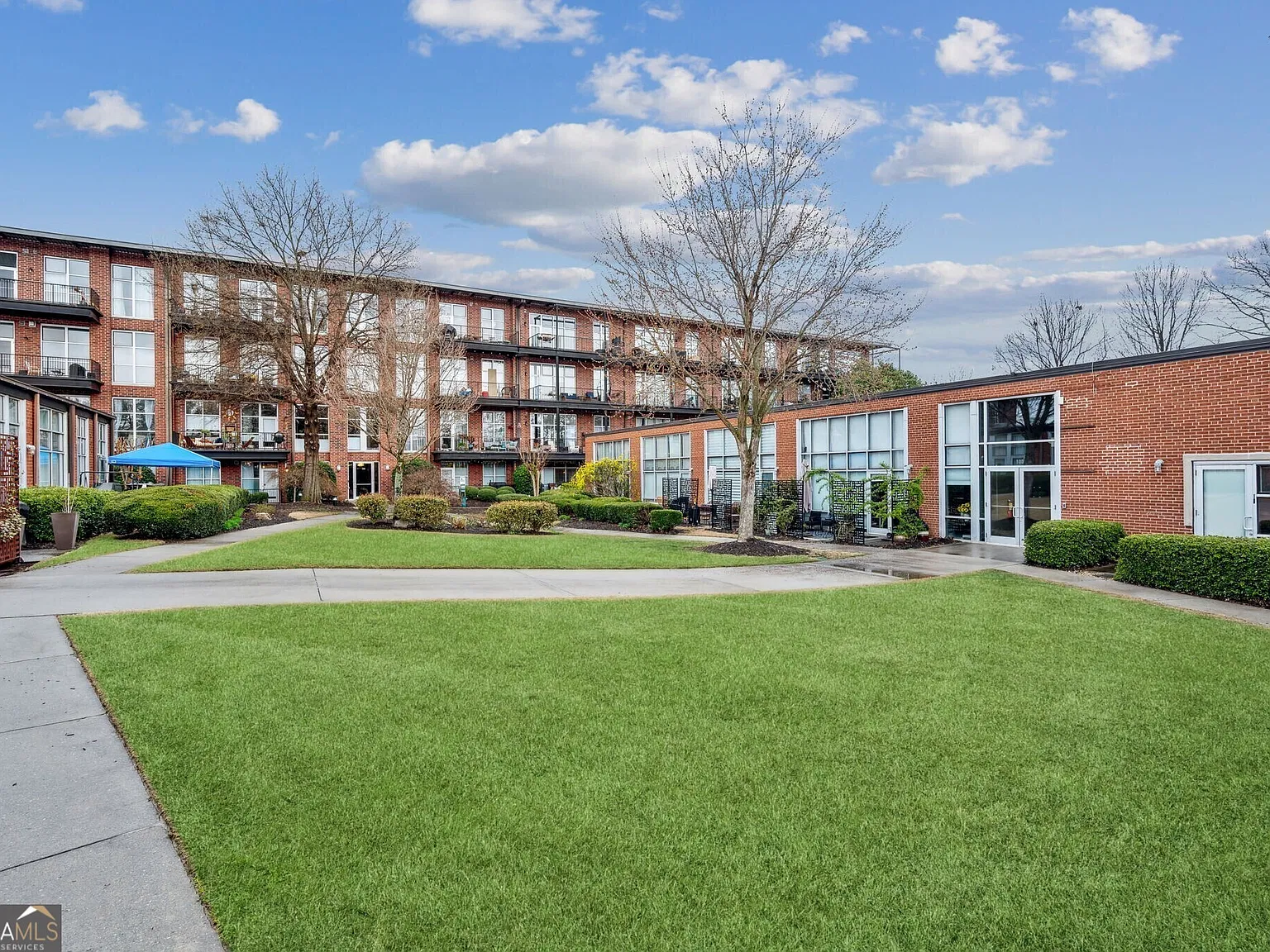 5200 Peachtree Rd — Photo 1