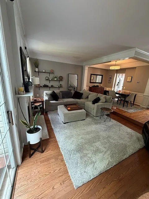 3 bed, 2110 sqft, $3,400 — Photo 4