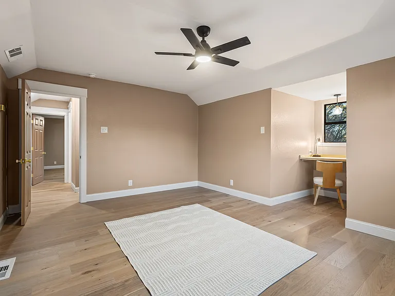 2214 Rex Cruse Dr — Photo 11