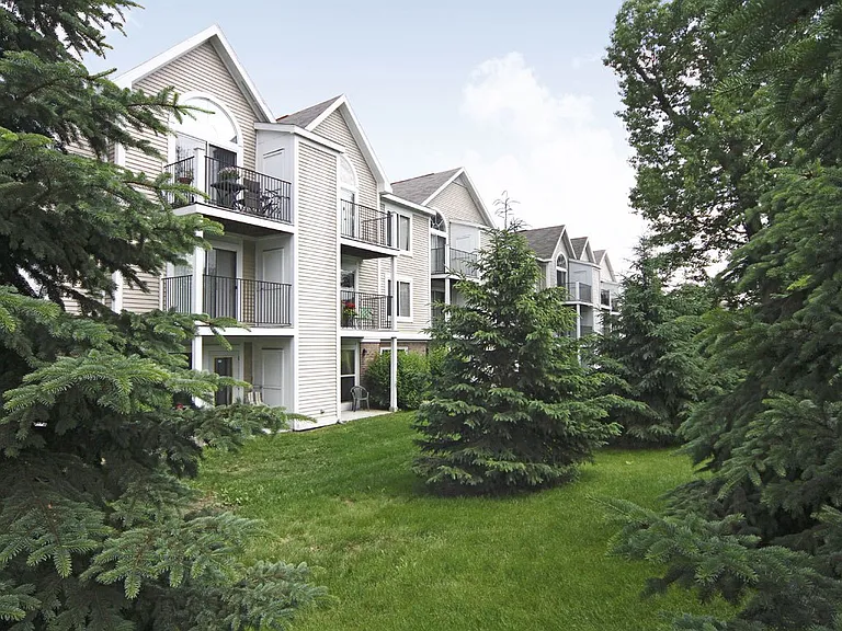 The Highlands Apartments — Photo 31