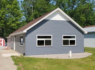 4502 Lakeview Dr, Beaverton, MI 48612