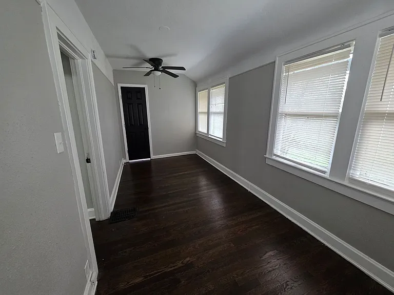 3726 Indiana Ave — Photo 10