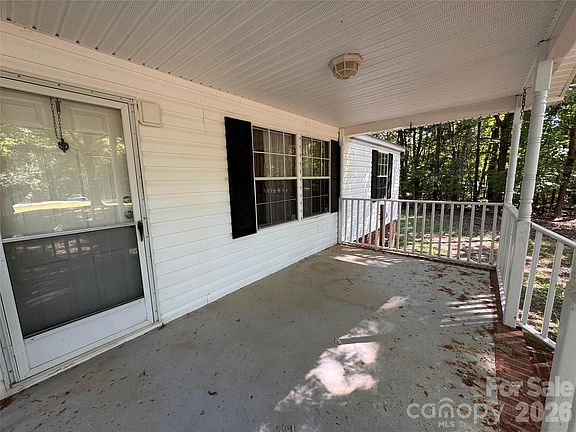 3rd image of 205 Star Rd