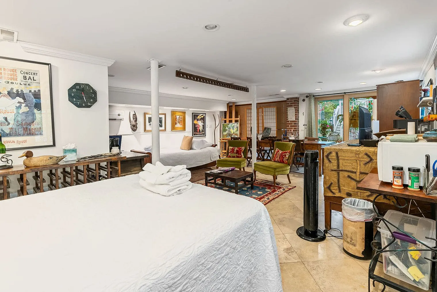 1 bed, 1.0 bath, 990 sqft, $2,763 — Photo 2