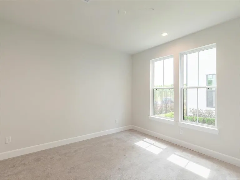 2802 Grand Fountains Dr #F — Photo 6