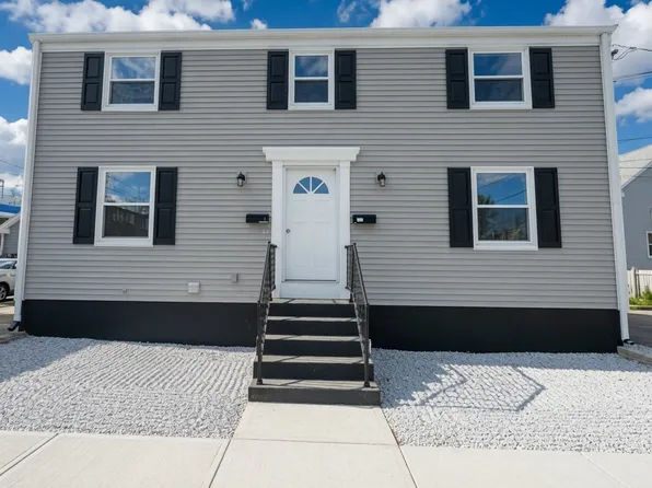 10 Thompson St #2, Warren, RI 02885