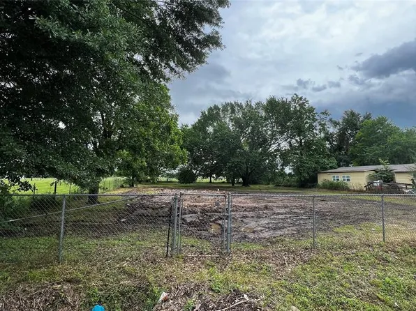 902 N Owensville Street, Franklin, TX 77856