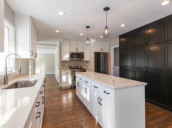 5th image of 550 Standish Dr