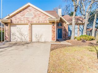 2209 McDowell Dr, Euless, TX 76039