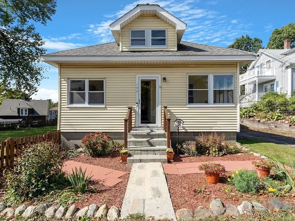 102 Oxford St N, Auburn, MA 01501