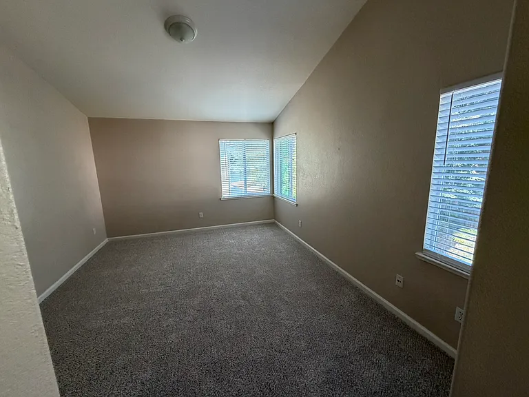 2154 Devin Ct — Photo 8