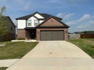 900 Swift Dr, Sherman, TX 75092