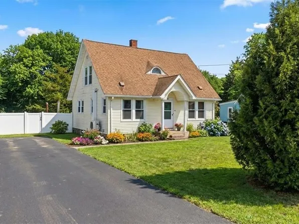 34 Diamond Hill Rd, Ashaway, RI 02804