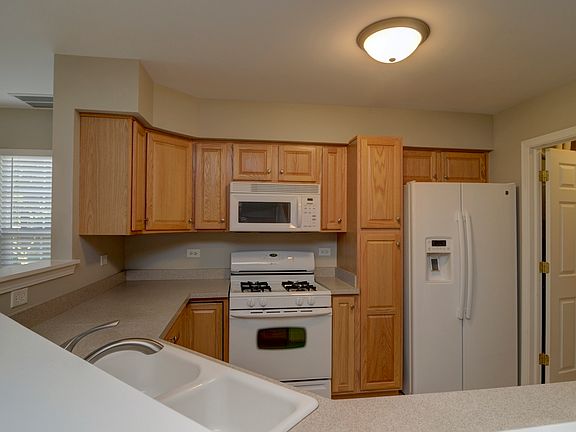 5th image of 2485 Stoughton Cir #351506
