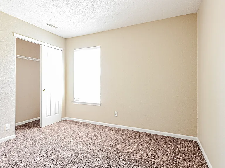 1240 Cutler Ln — Photo 13