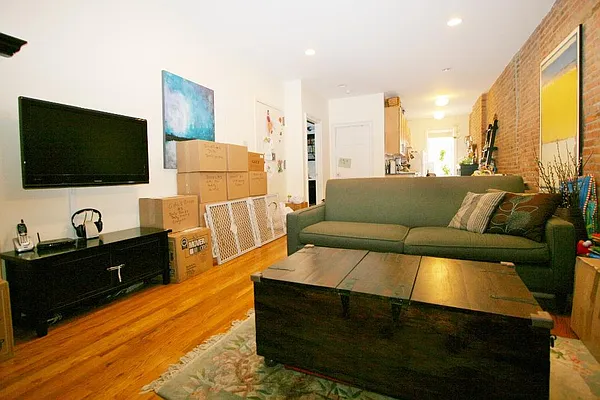 Rented by Corcoran | media 70