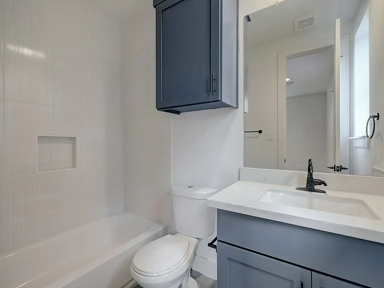 1535 W 24th St #C — Photo 6