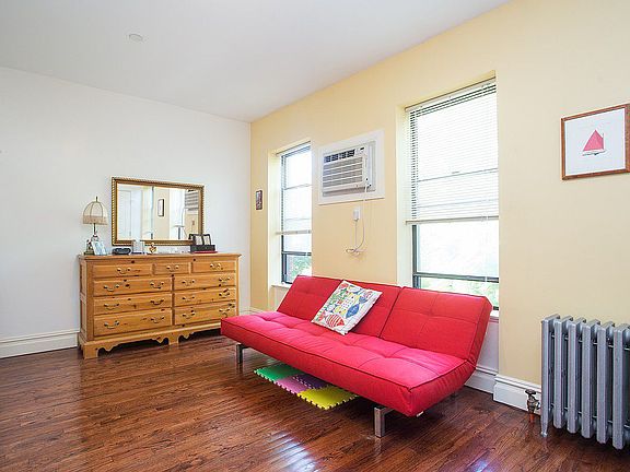 5th image of 78 Douglass St