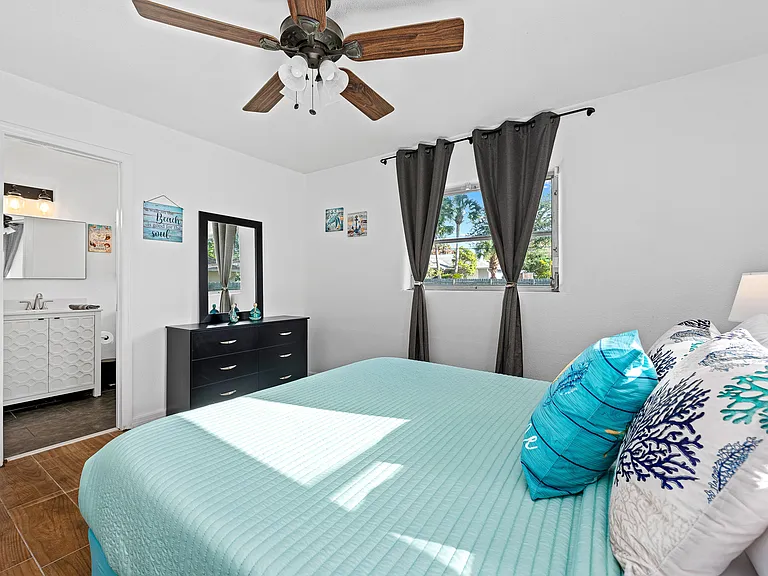 2549 Clarendon Ave — Photo 5