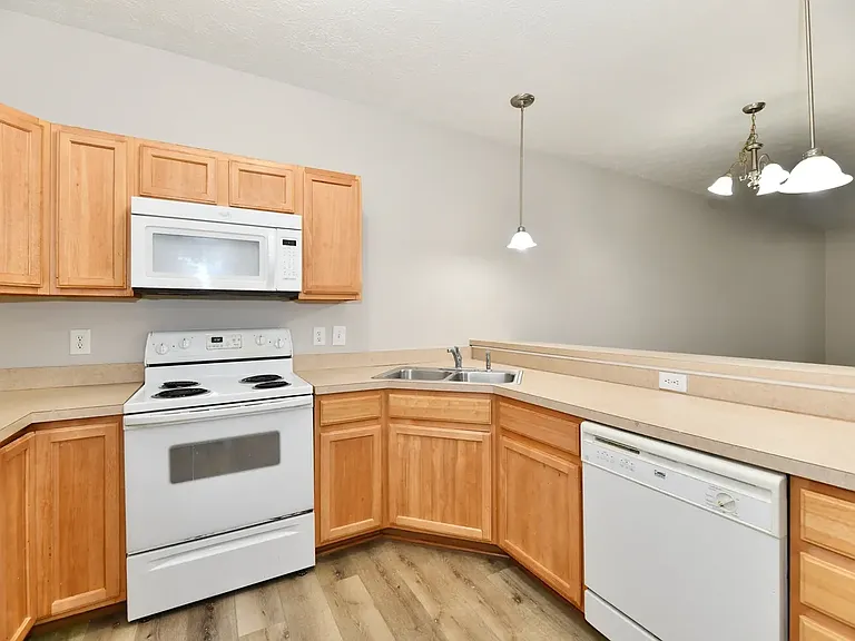 10454 Platinum Dr — Photo 13