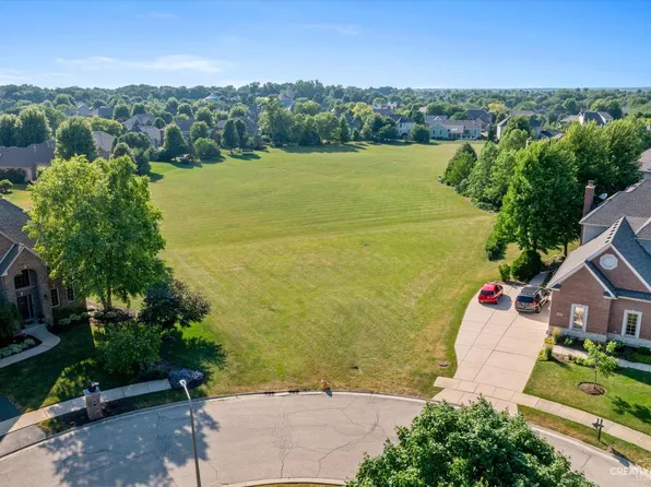 681 Kingsman Ct, Sugar Grove, IL 60554