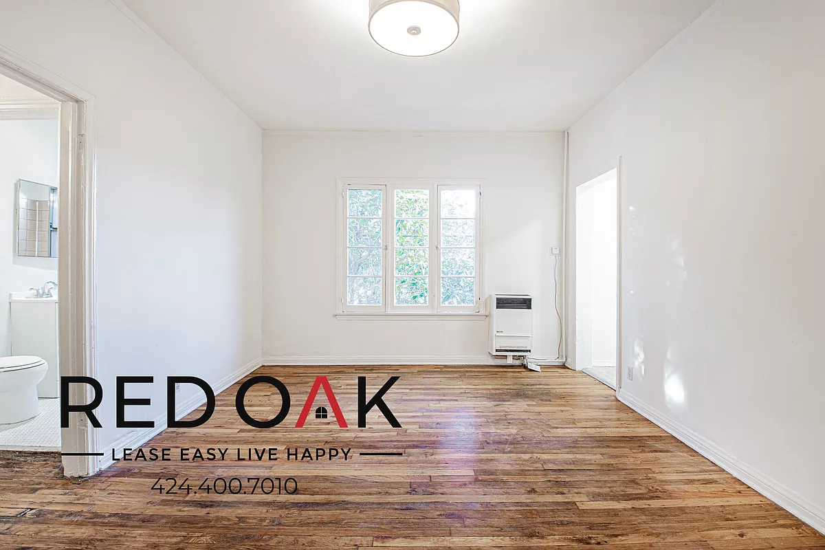 Building Photo - 836 Sanborn Ave #322