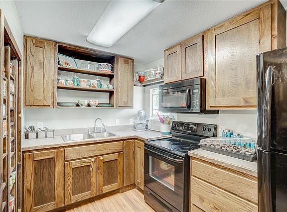 3rd image of 7588 Blanchard Way