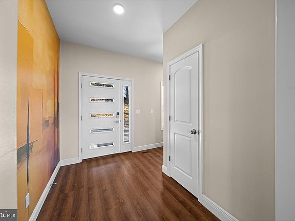 3rd image of 930 River View Rd