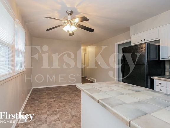 4th image of 6045 N Alton Ave