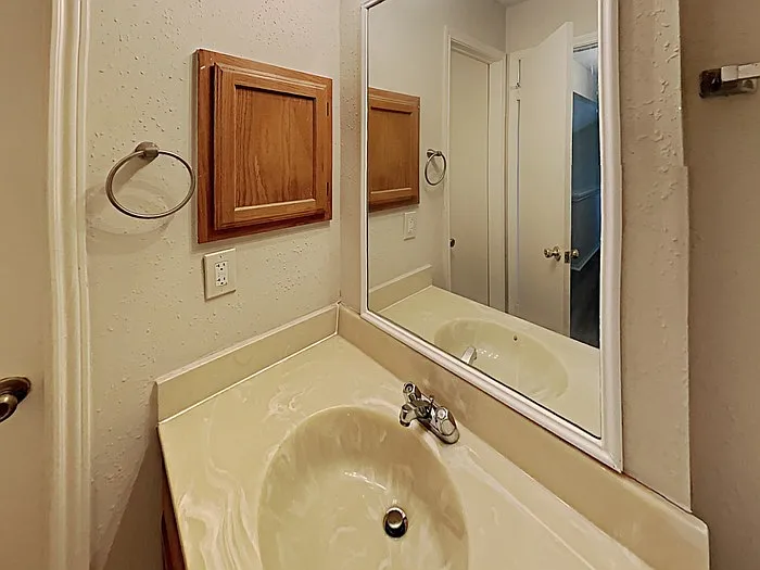 907 Briarcreek Dr — Photo 15
