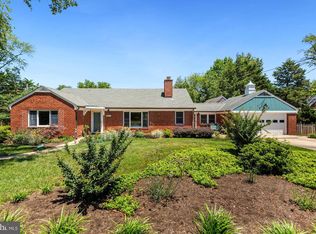 2411 N Glebe Rd, Arlington, VA 22207