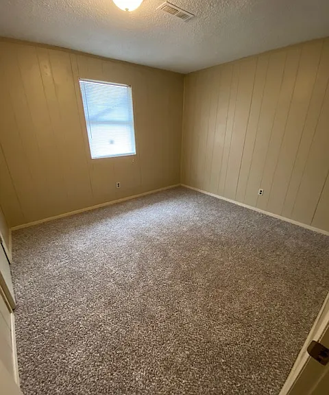 653 N Genevieve Ave — Photo 11