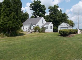 1658 W Gilford Rd, Caro, MI 48723