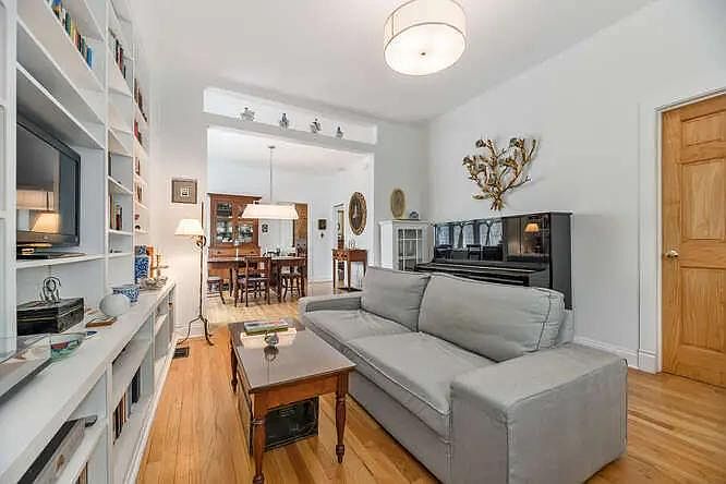 1st image of 2515 W Lyndale St #3