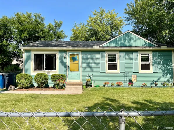 2183 Hemlock Dr, Ann Arbor, MI 48108