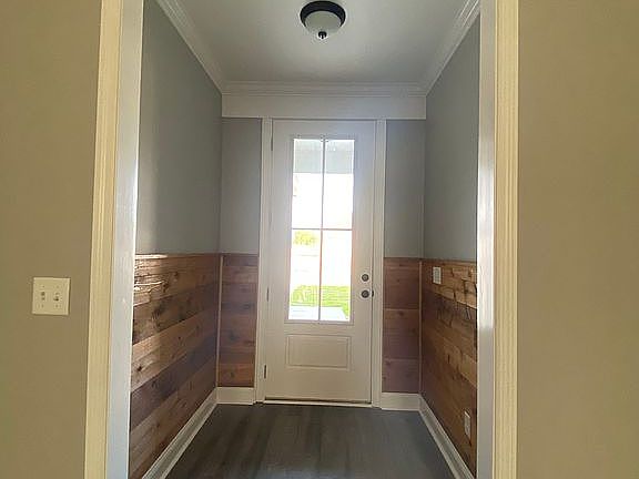 2nd image of 3827 Bettys Pl