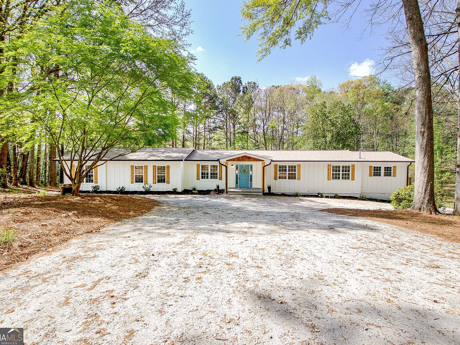 5 bed, 3.0 bath, 3547 sqft, $2,900 — Photo 3