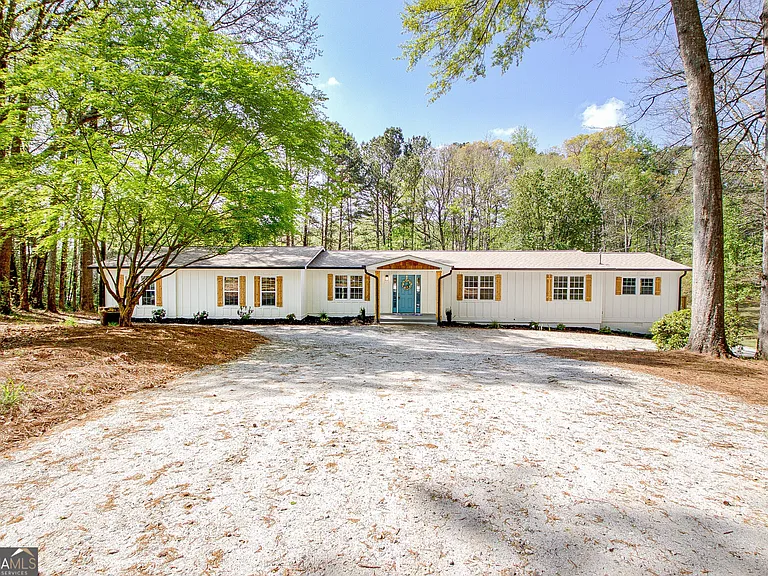 140 Mary Freeman Rd — Photo 3