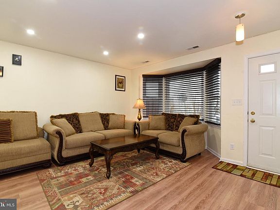3rd image of 6051 Deer Hill Ct