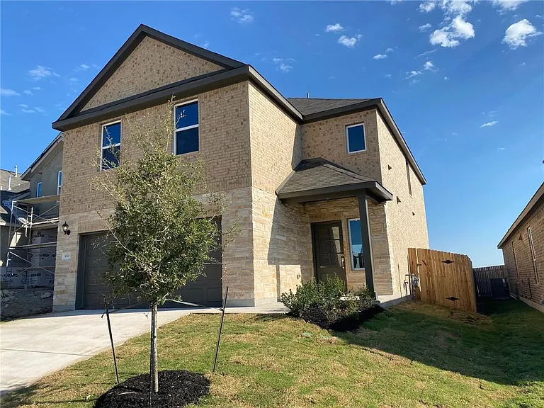 670 Pepperbark Loop — Photo 1