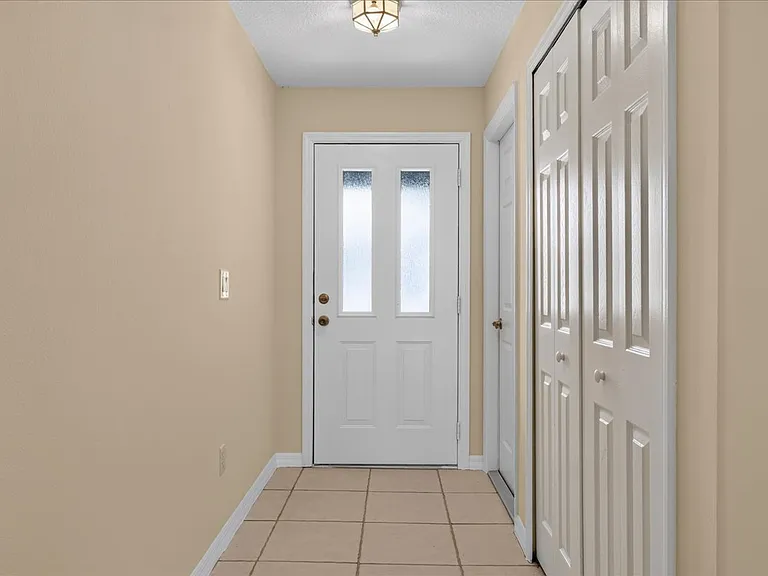 37 Pine Hill Ln #B — Photo 5