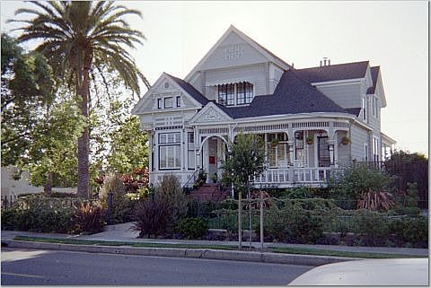 Victorian Queene Anne Cottage
