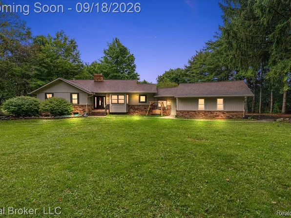 4515 Kidder Rd, Almont, MI 48003