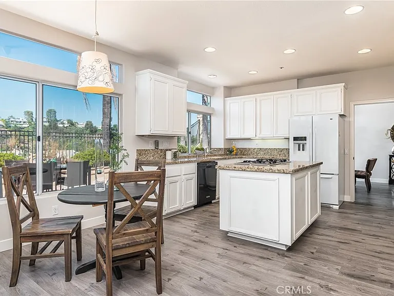 1688 Crest View Pl — Photo 49