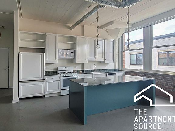 4th image of 2255 S Michigan Ave APT 5W