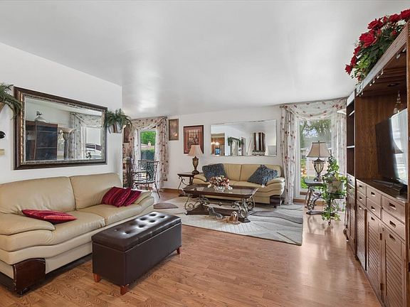 2nd image of 15622 Madison Ave