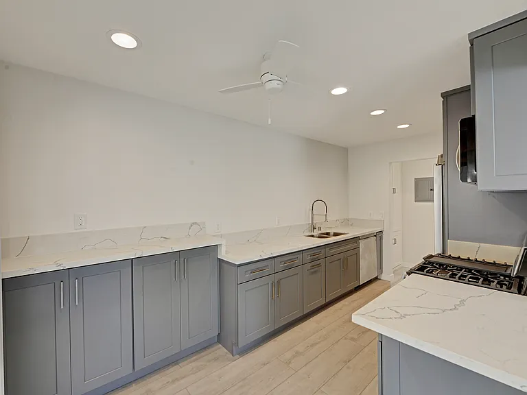 1425 E Ocean Blvd #1 — Photo 7
